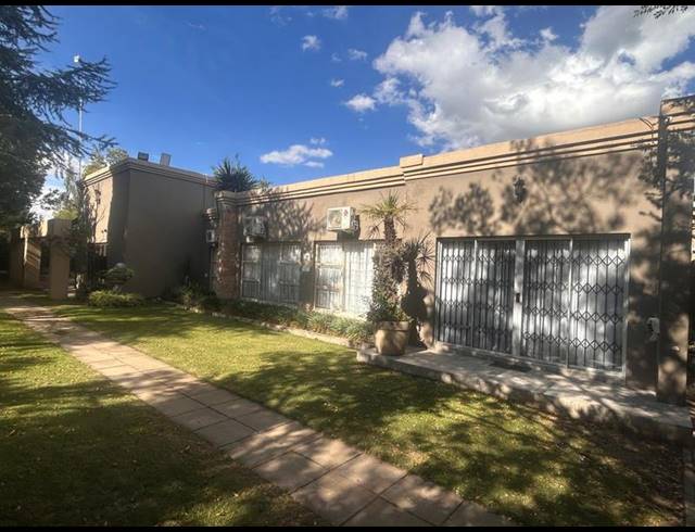 5 BEDROOM HOUSE FOR SALE IN MEYERVILLE